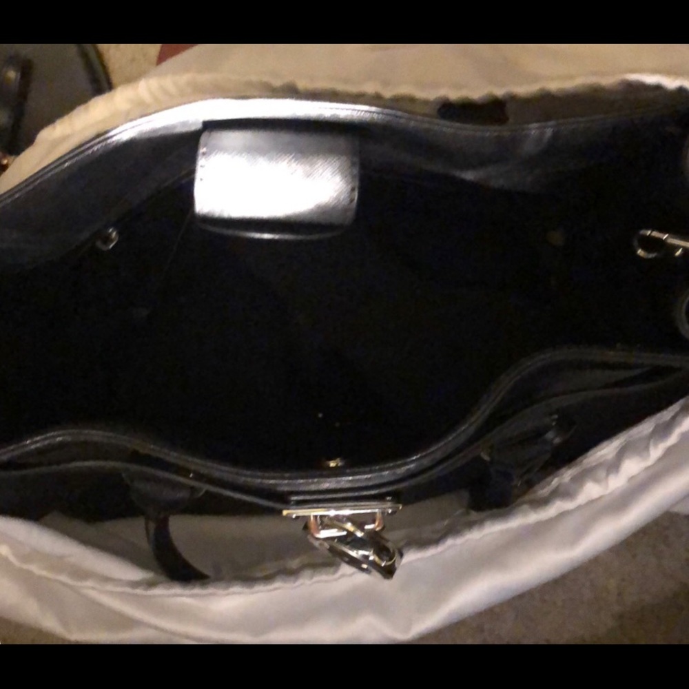 REDUCED ⭐️Michael Kors Large Saffiano Leather Tote - Picture 10 of 10